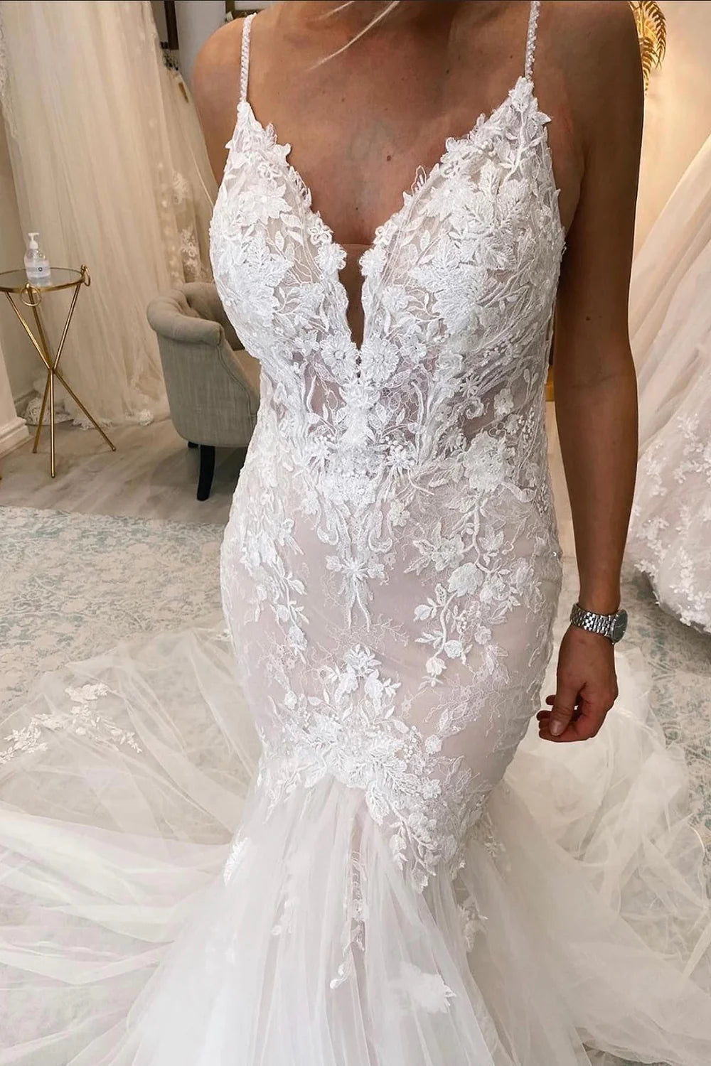 Stunning Mermaid V Neck Tulle Lace Wedding Dresses