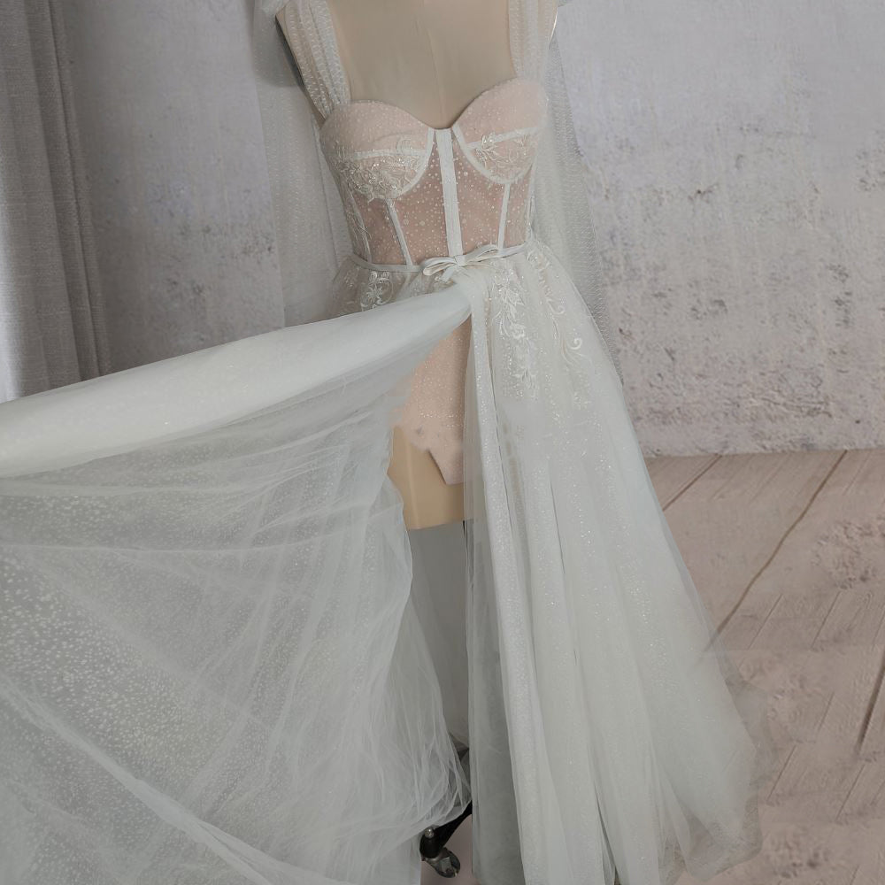 A-Line White Tulle Lace Flattering Wedding Dress With Slit
