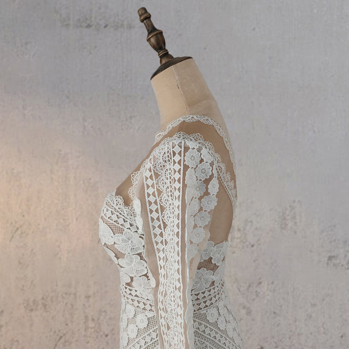Mermaid Elegance Lace Appliqued Wedding Dress