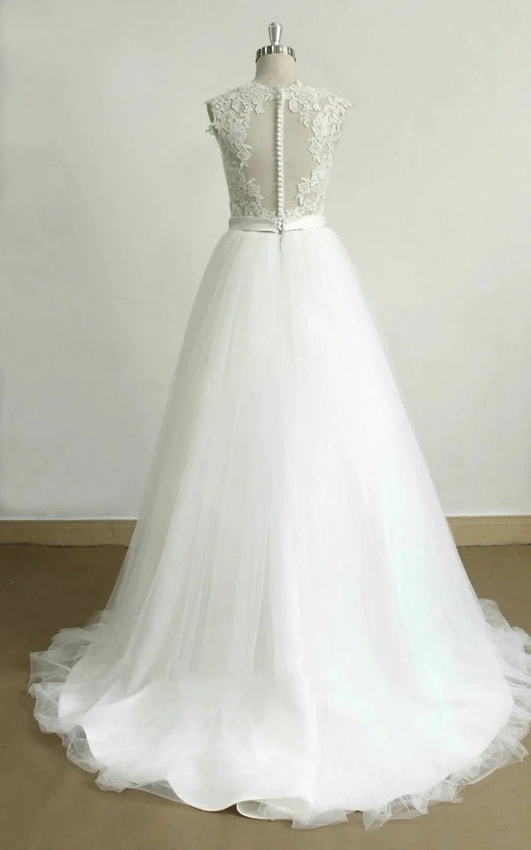 White A Line Lace Appliques Covered-Button Sleeveless Tulle Wedding Dresses