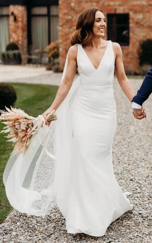 Simple Casual Trumpet V-neck Sleeveless Wedding Dress for Women Floor-length with V Back Long Train