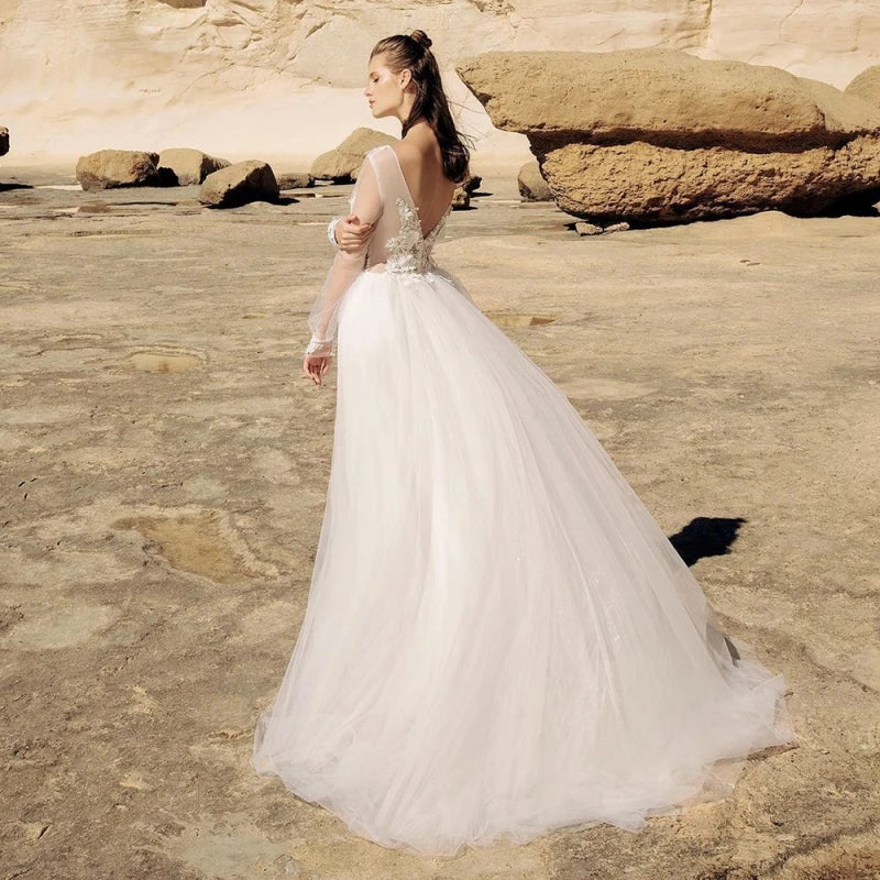 Beach Ivory Lace Wedding Dresses Illusion Long Sleeves Bridal Gowns Jewel Neck Backless Appliqued Tulle A-Line Floor Length-payinti